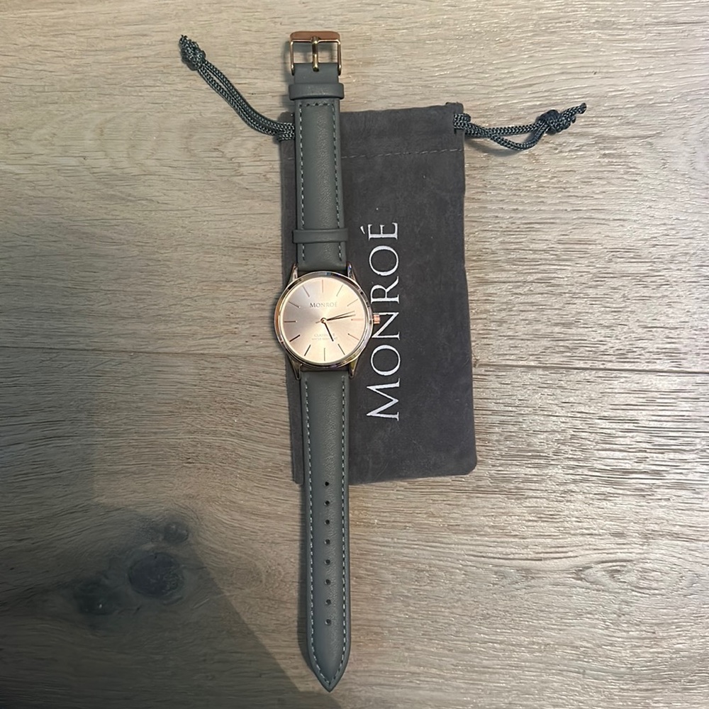 Monroé watch rose gold brand new